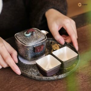 Ấm trà bạc chế tác thủ công tinh xảo ATB114