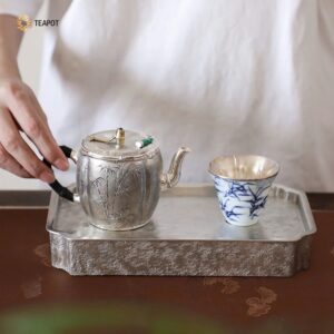 Ấm trà bạc chế tác thủ công tinh xảo ATB116